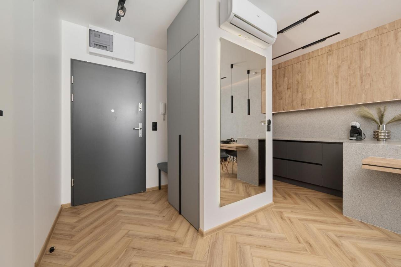 Exclusive Apartment With Balcony & Parking Wroclaw By Renters Prestige Exteriér fotografie