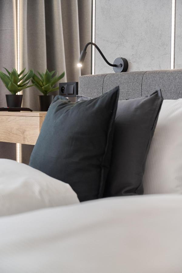 Exclusive Apartment With Balcony & Parking Wroclaw By Renters Prestige Exteriér fotografie